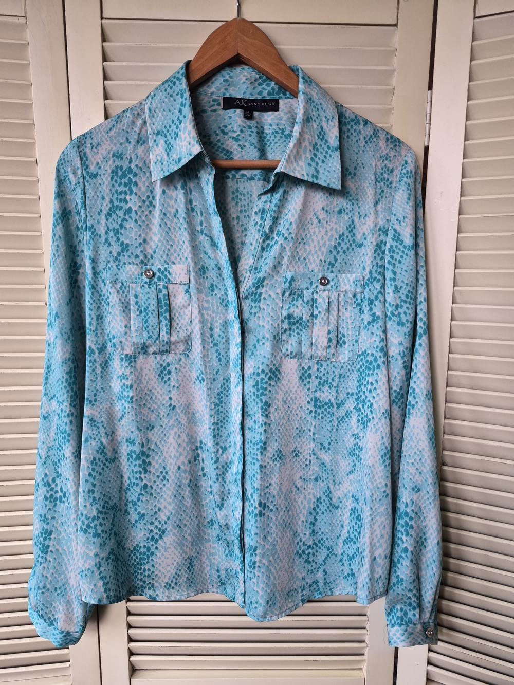 Anne Klein Turquoise Snake Skin Blouse Size Medium